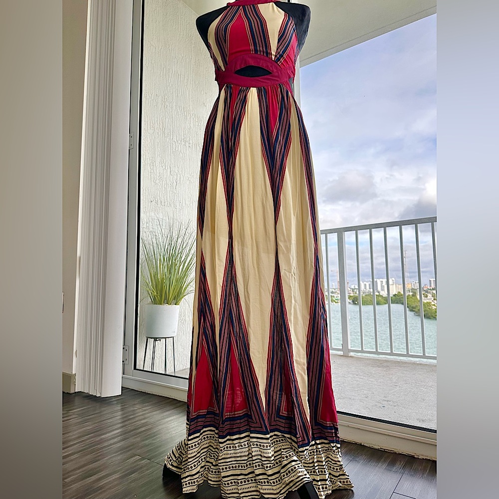 Long sleeveless multicolored dress